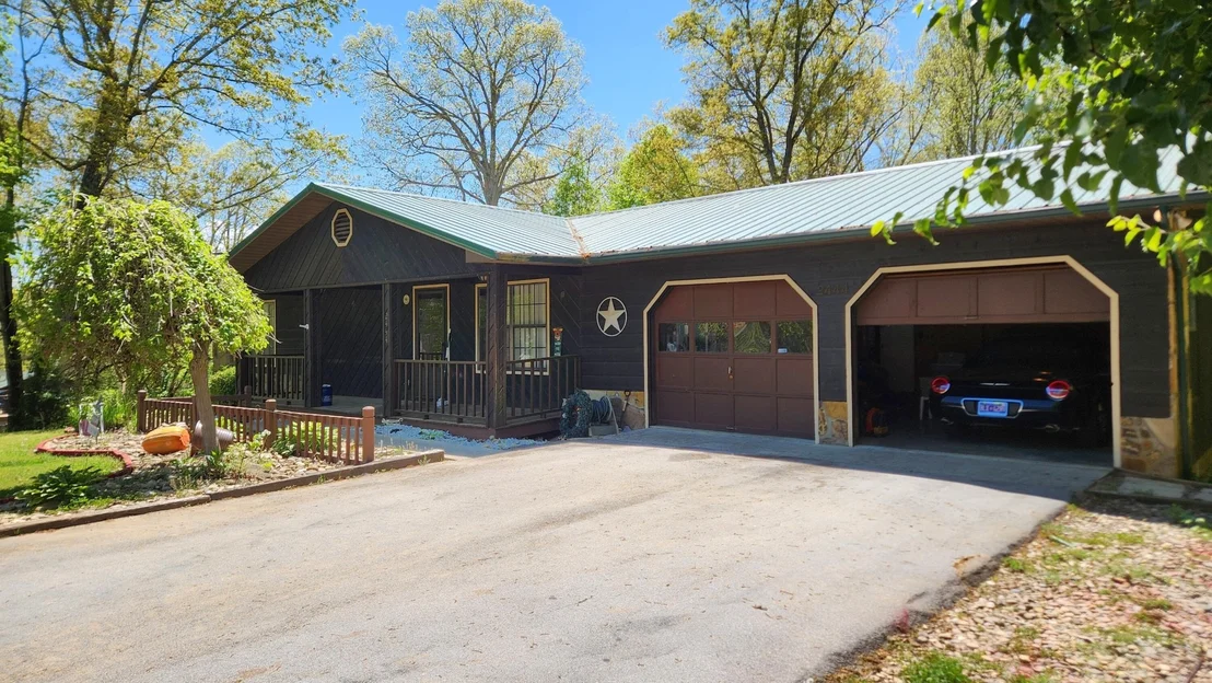 Photo of 2444 Amanda Ln