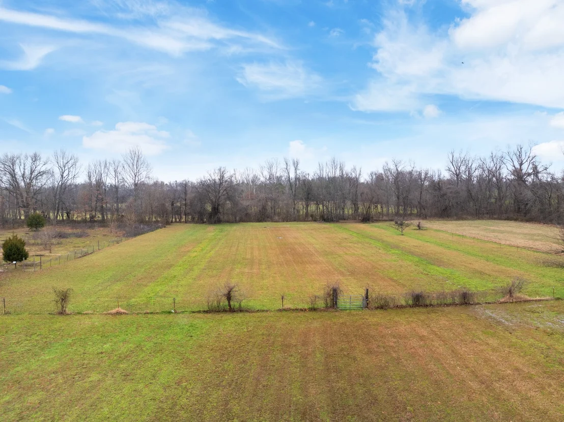 Photo of 850 Robertson Rd