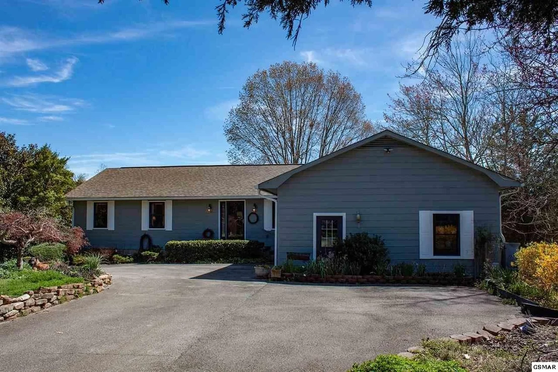 Photo of 1870 RIDGECREST Drive