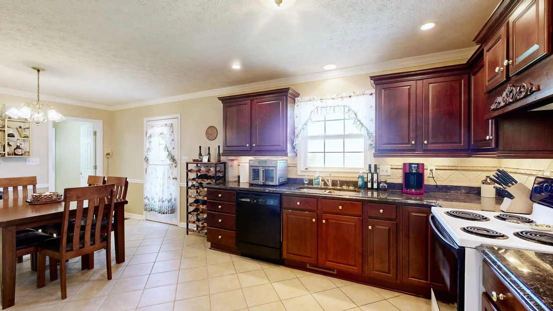 Photo of 136 Coates Rd