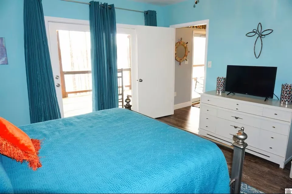 Photo of 73 Shore Dr