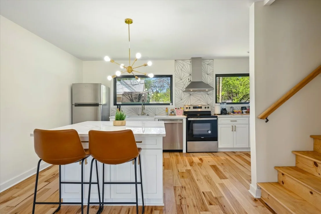 Photo of 615 E Parkway S
