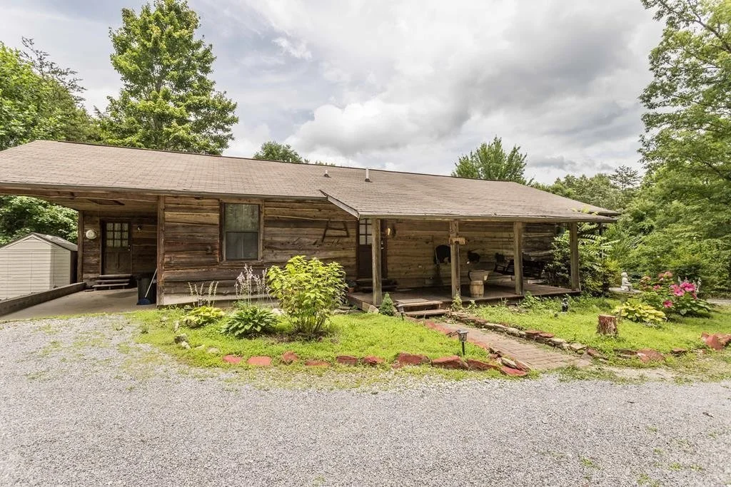 Photo of 725 Lloyd Huskey Rd