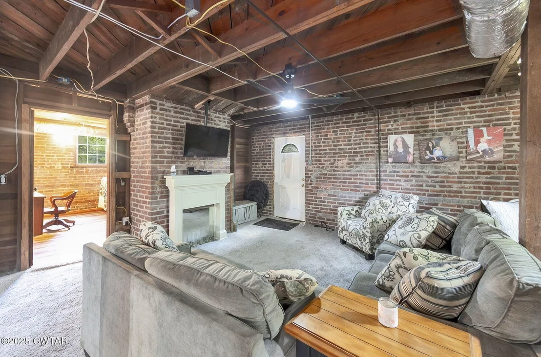 Photo of 1262 Hollywood Dr