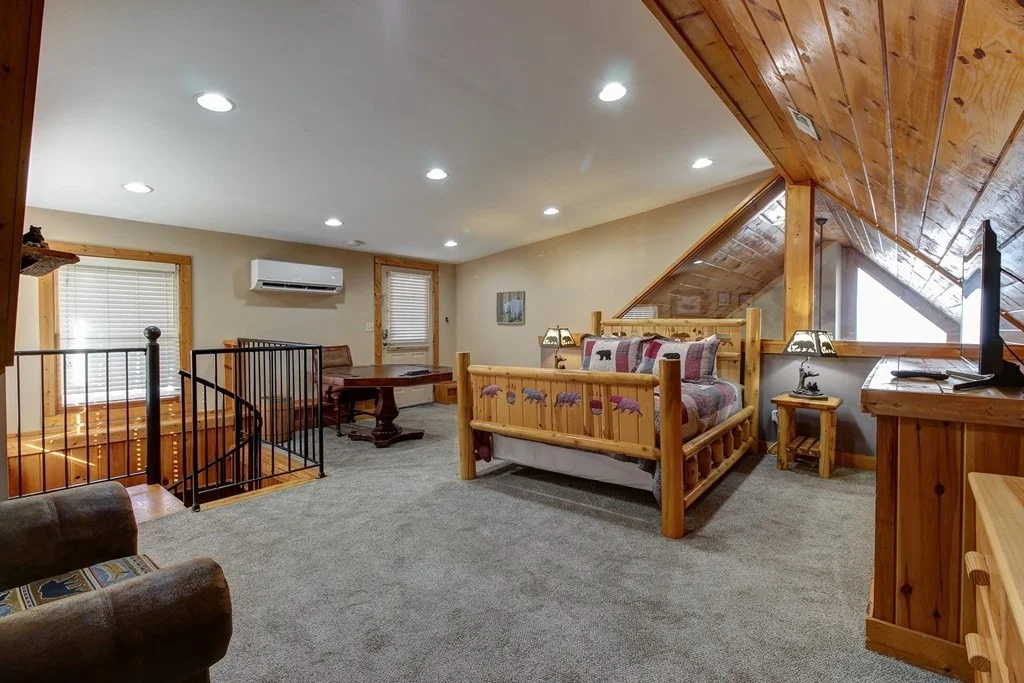 Photo of 305 Big Bear Way