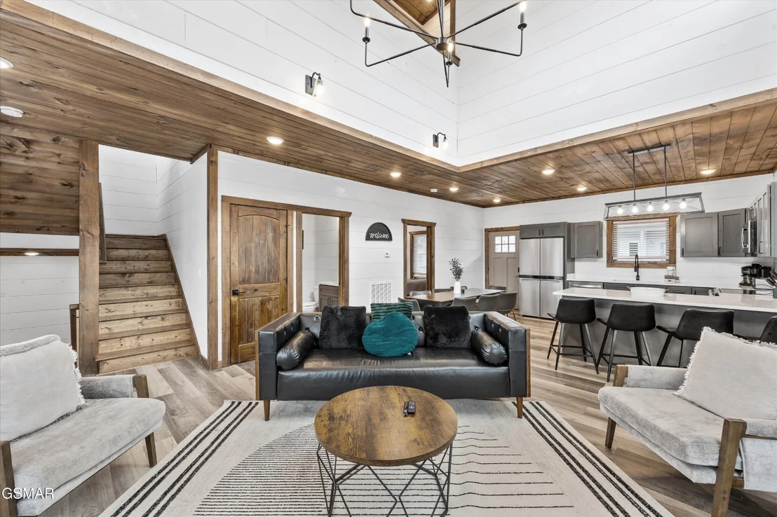 Photo of 411 Hatchet Way