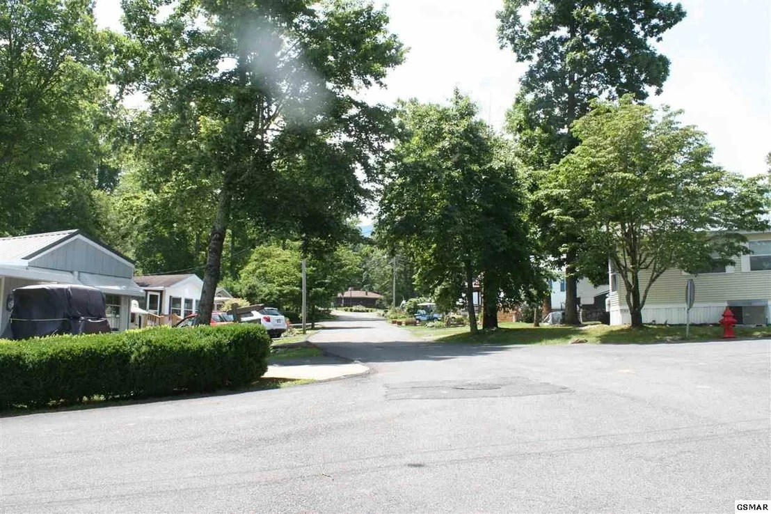 Photo of 5355 Parkway East