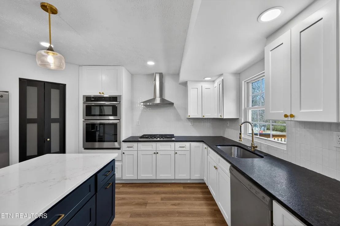 Photo of 1205 Hoss Rd