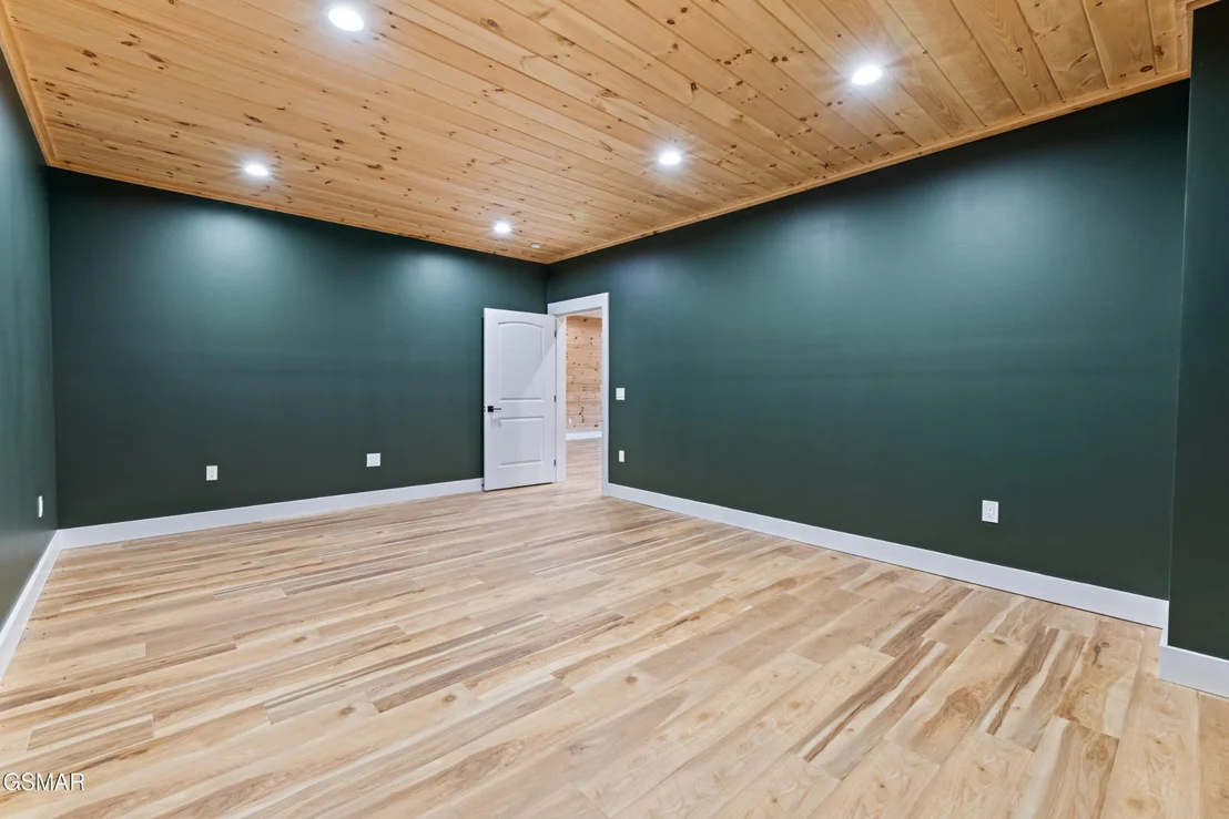 Photo of 652 Pinecrest Drive