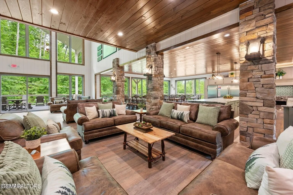 Photo of 281 Loop Road