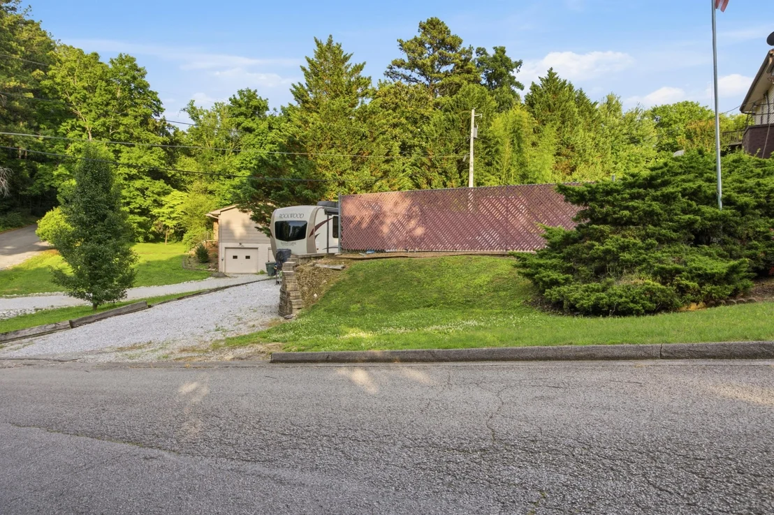 Photo of 601 Highview Circle