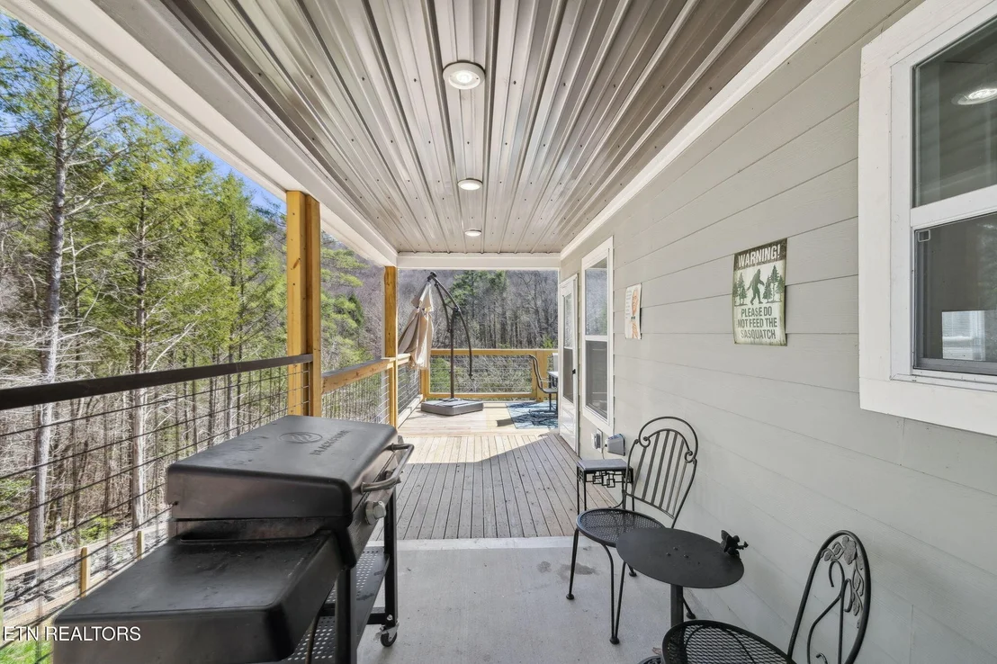 Photo of 330 Rainbow Circle