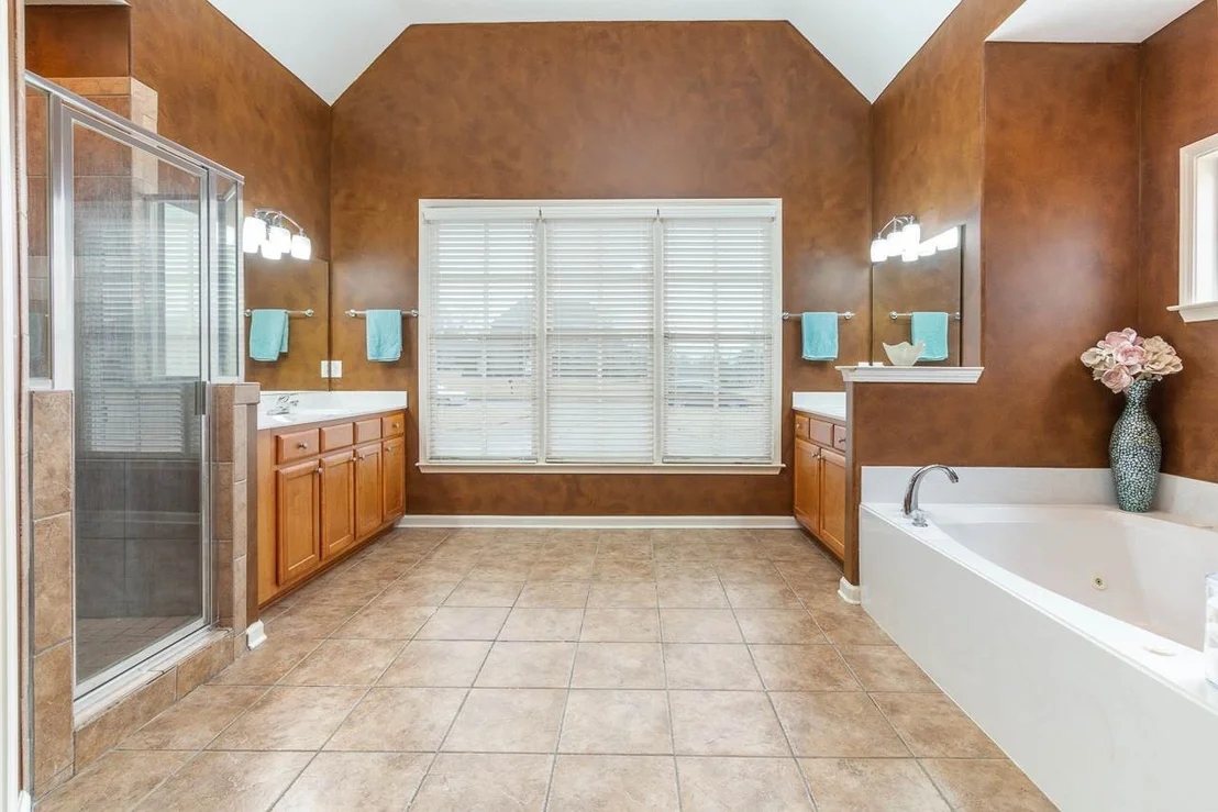 Photo of 6081 MAHER TRL