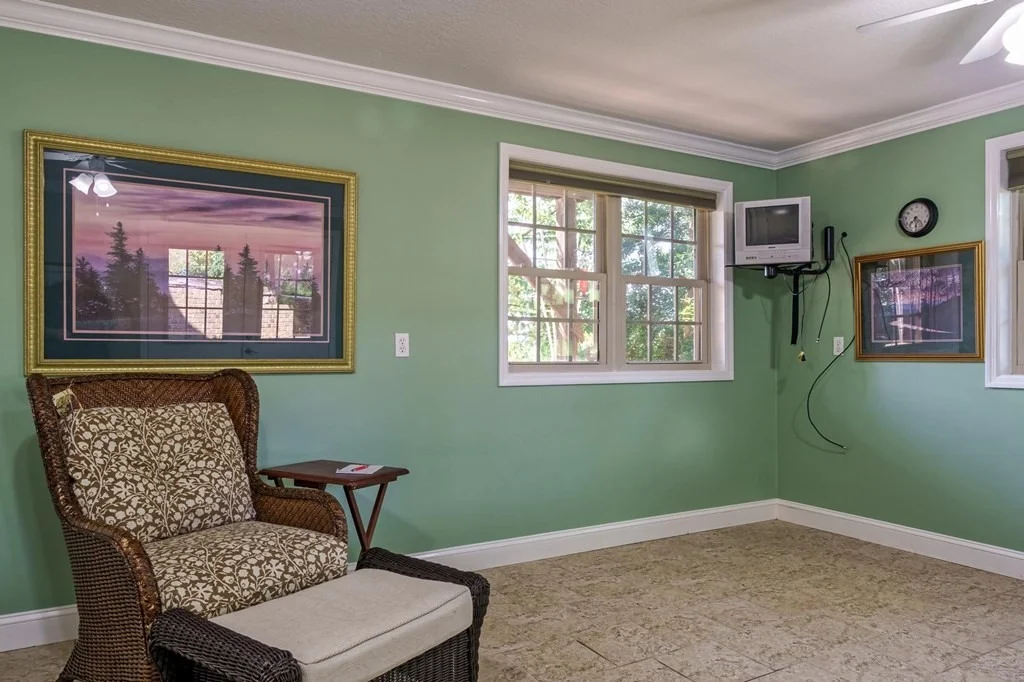 Photo of 1065 Kodak Road