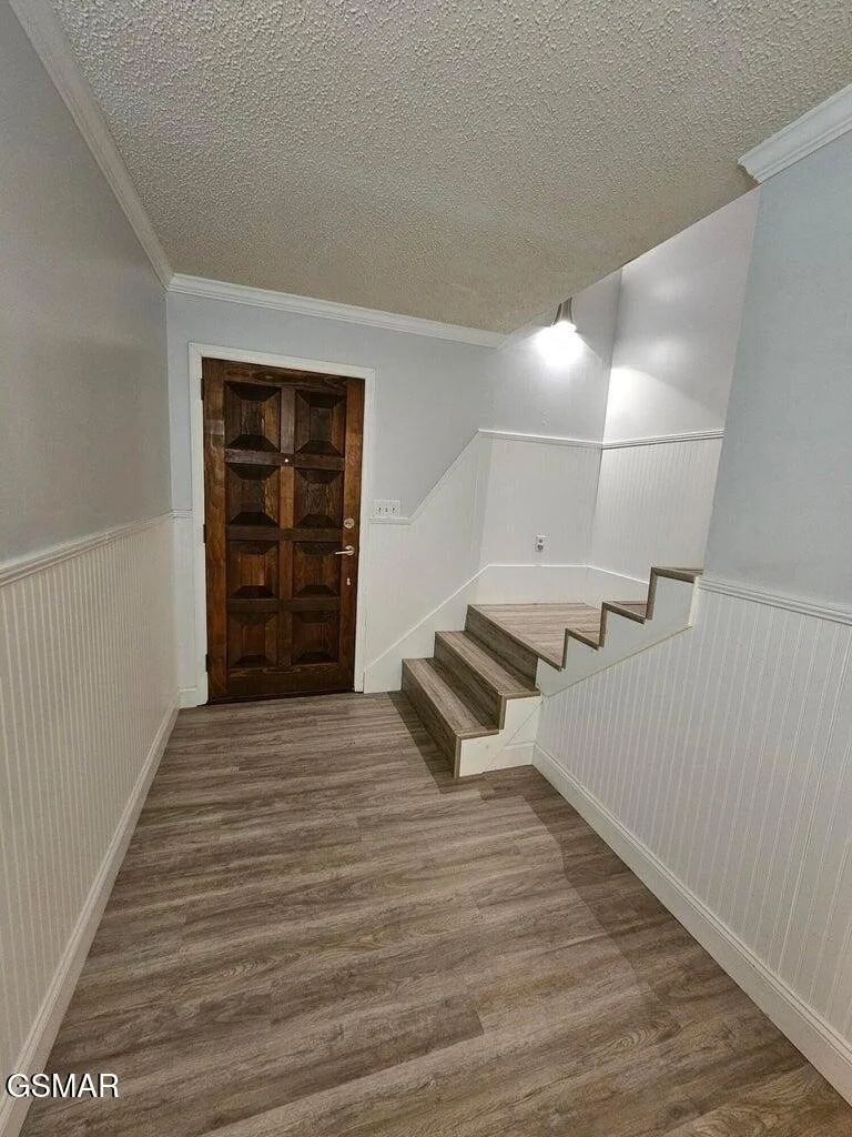 Photo of 716 White Oak Circle