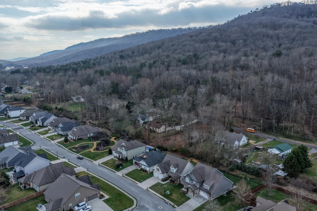 Photo of 595 Deer Valley Dr