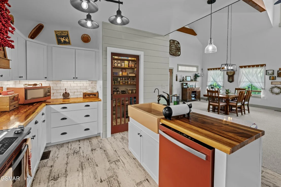 Photo of 2545 Amanda Lane