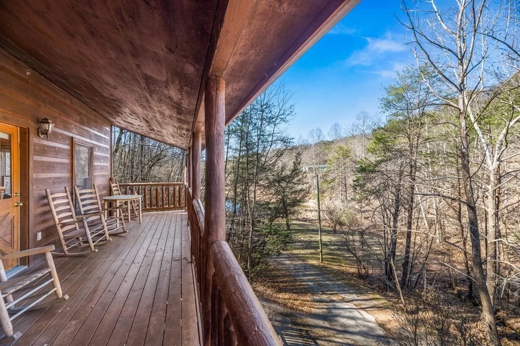 Photo of 1234 Lakeview Drive