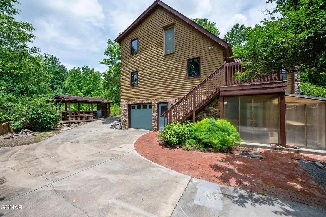 Photo of 2369 Goldrush Road