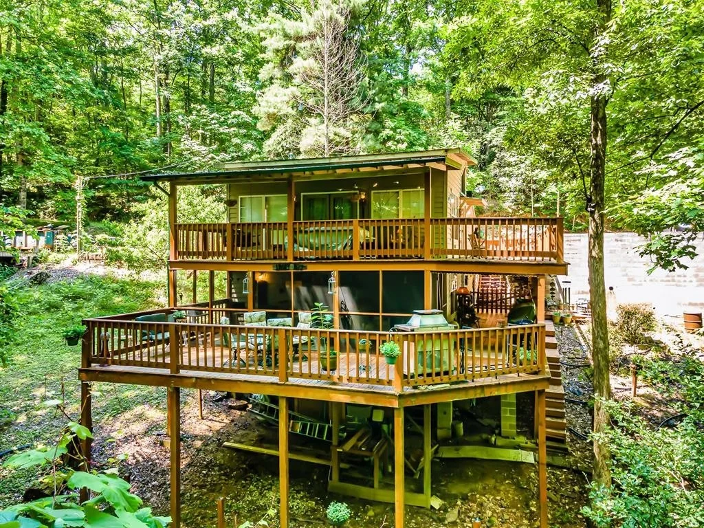 Photo of 2590 Bluff Mountain Road