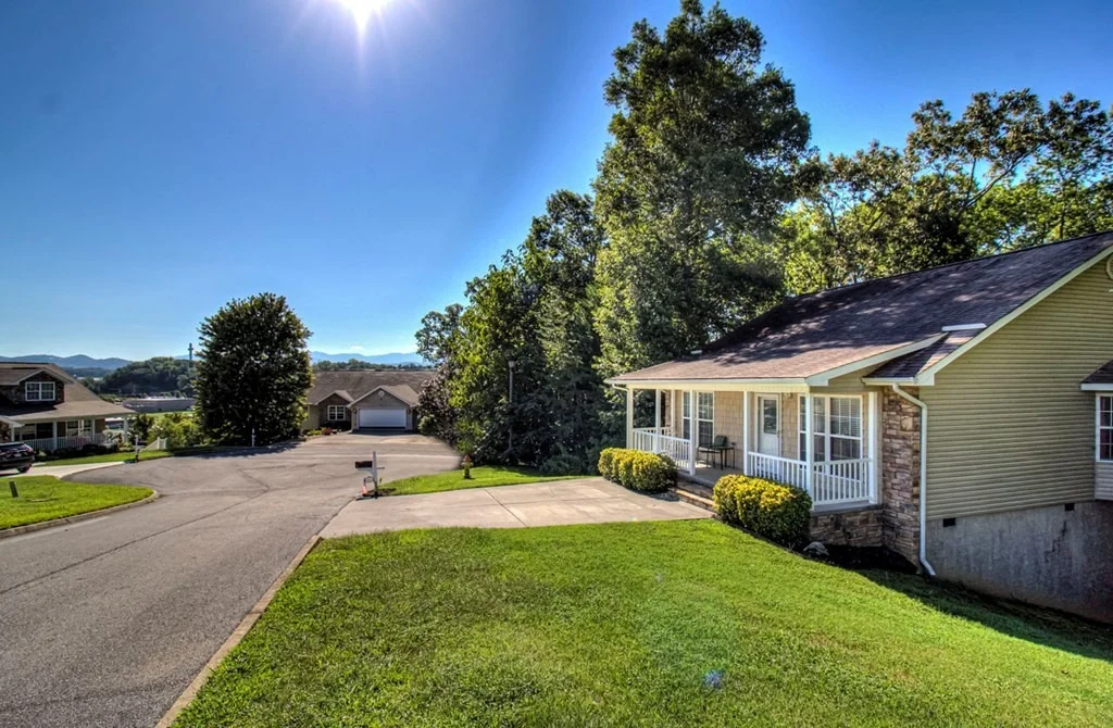 Photo of 2422 Cross View Drive
