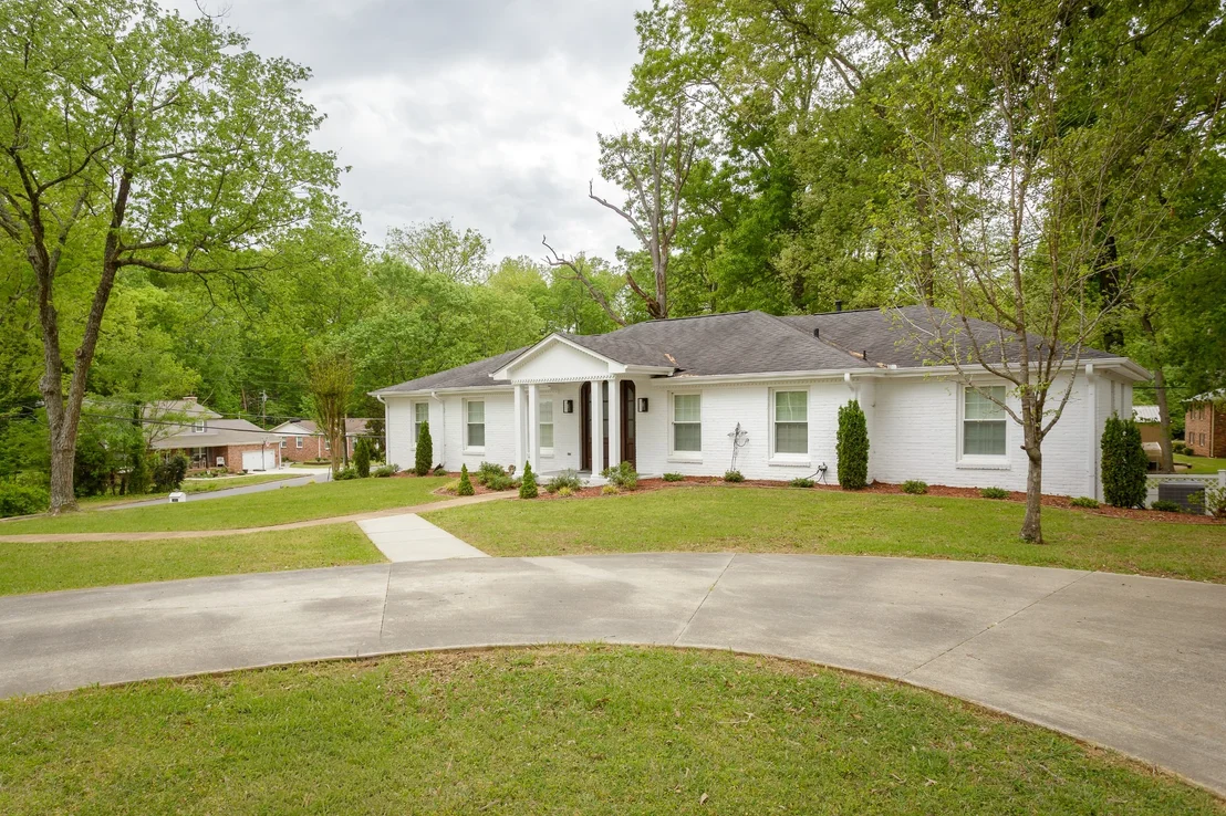 Photo of 102 Colonial Dr