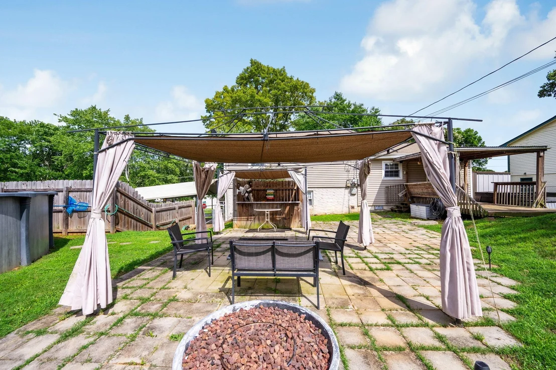 Photo of 8979 Hensley Road