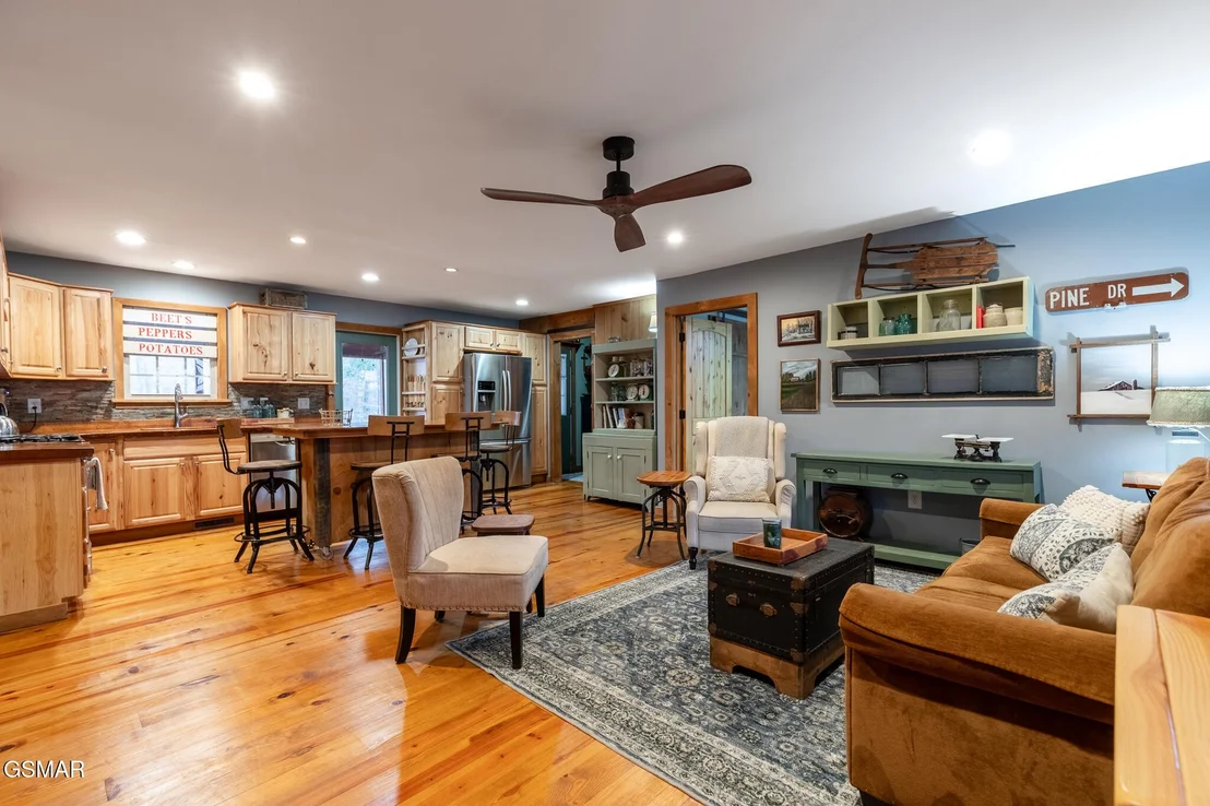 Photo of 818 Reagan Circle