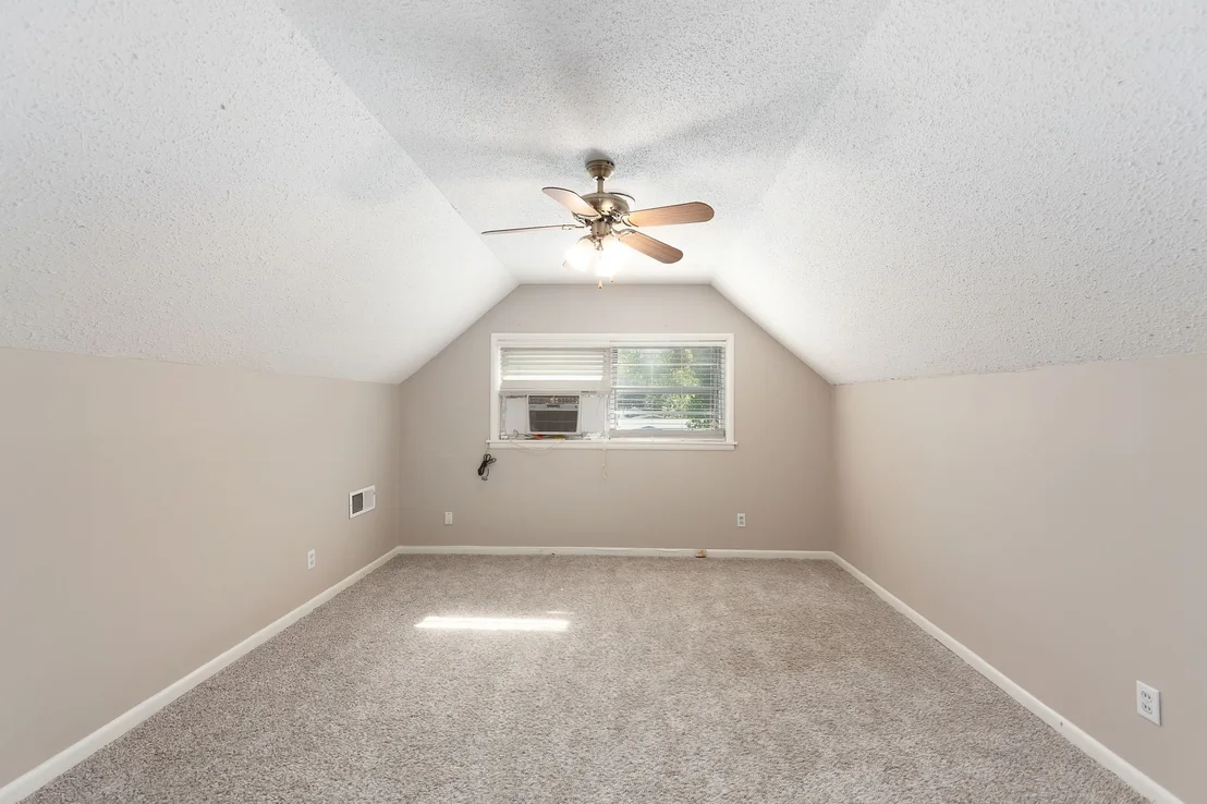 Photo of 566 Pearson Dr