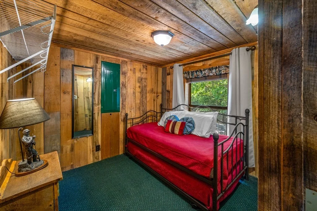 Photo of 2928 Mockingbird Way