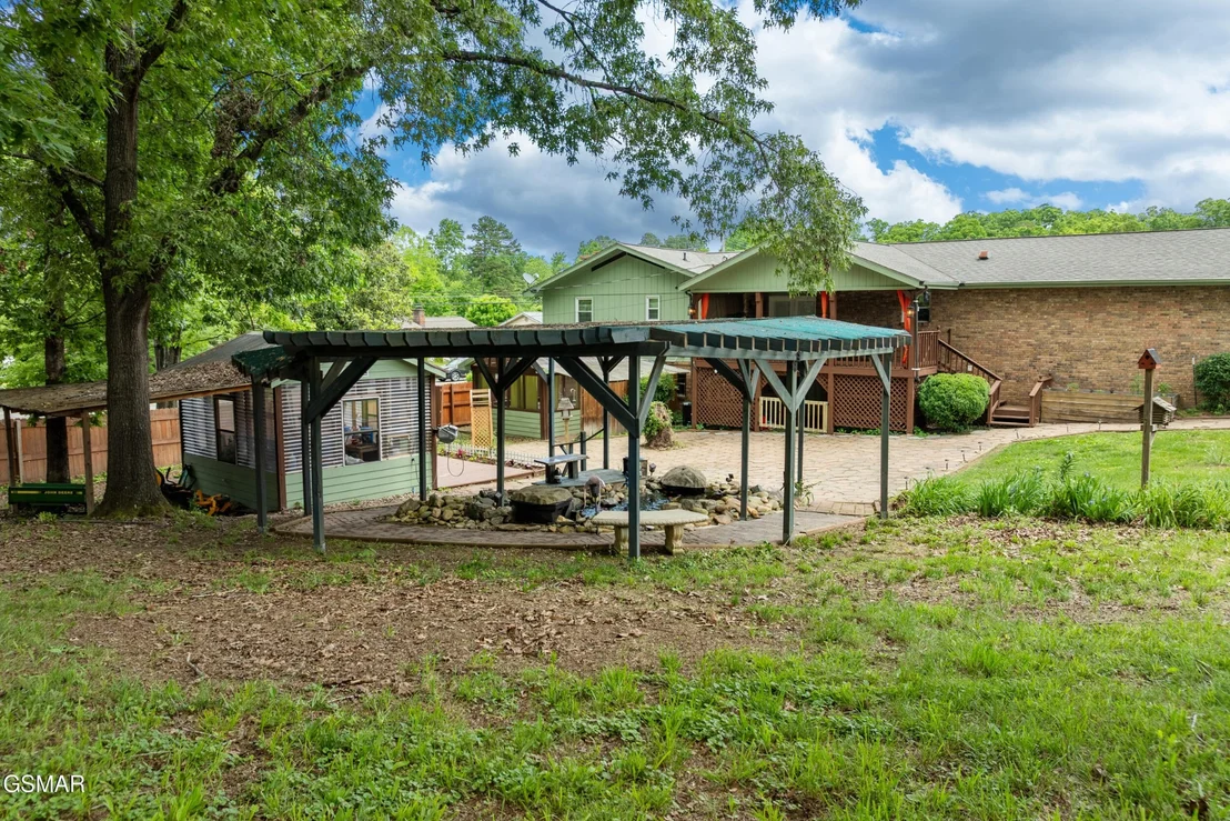 Photo of 310 Hollywood Circle