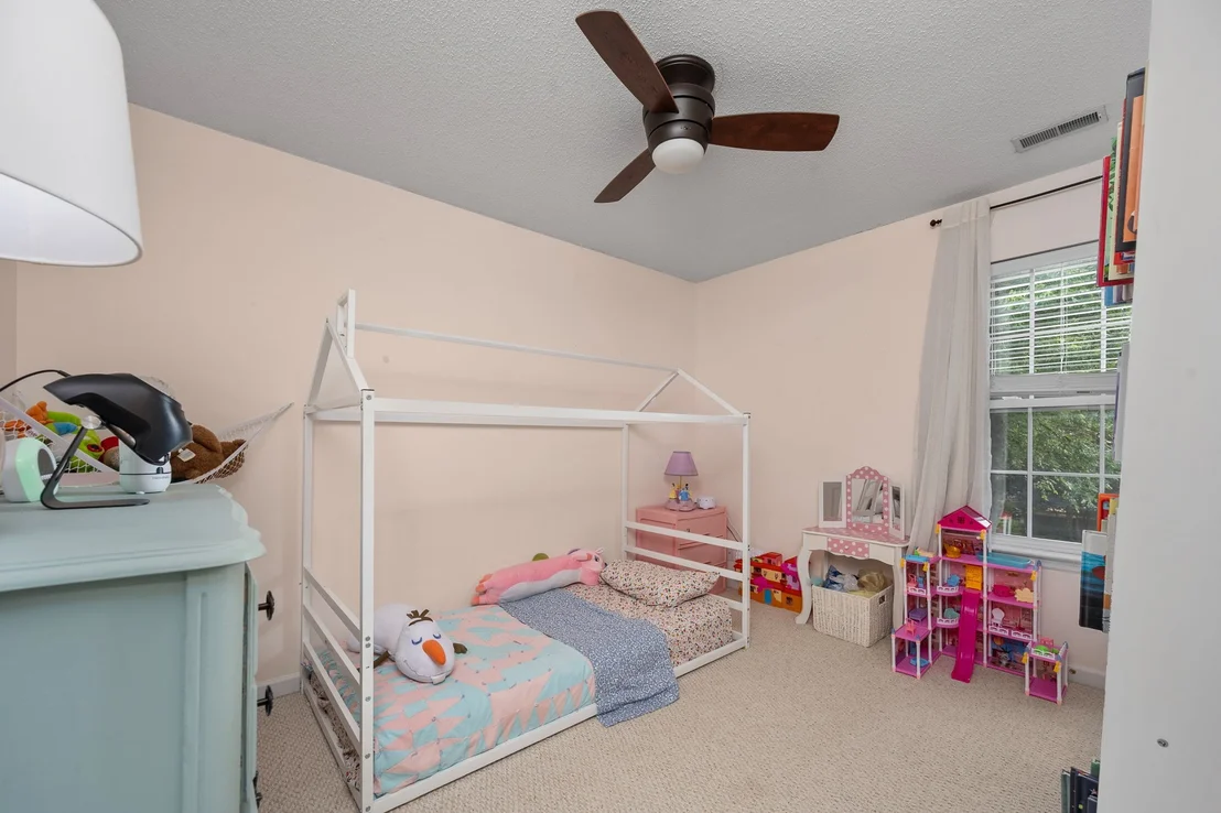 Photo of 3434 Leslie Ln