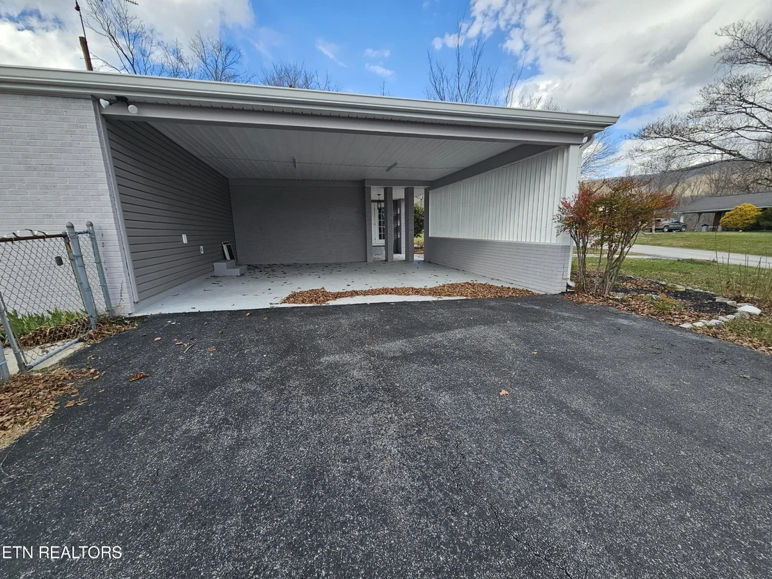 Photo of 327 Longview Drive