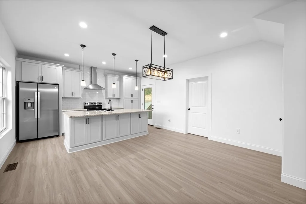 Photo of 210 Red Bud Lane