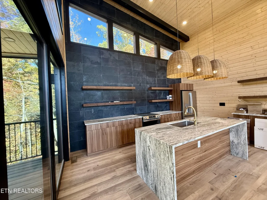 Photo of 1546 Bear Valley Rd