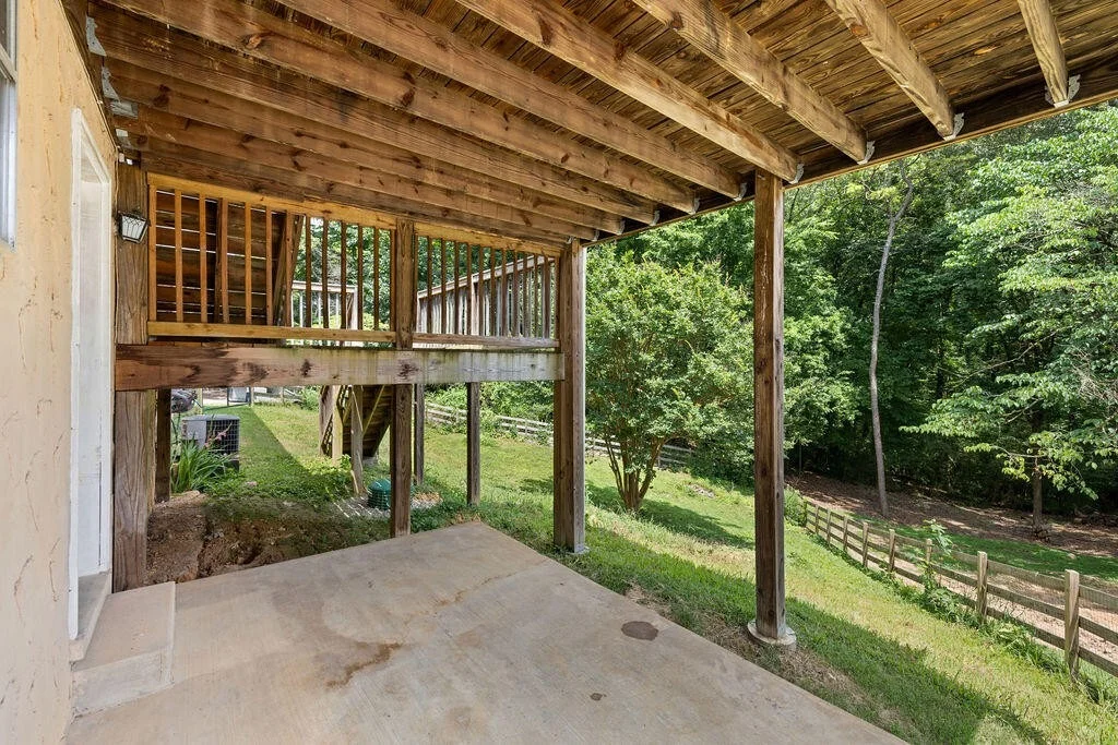 Photo of 8692 Arbutus Drive