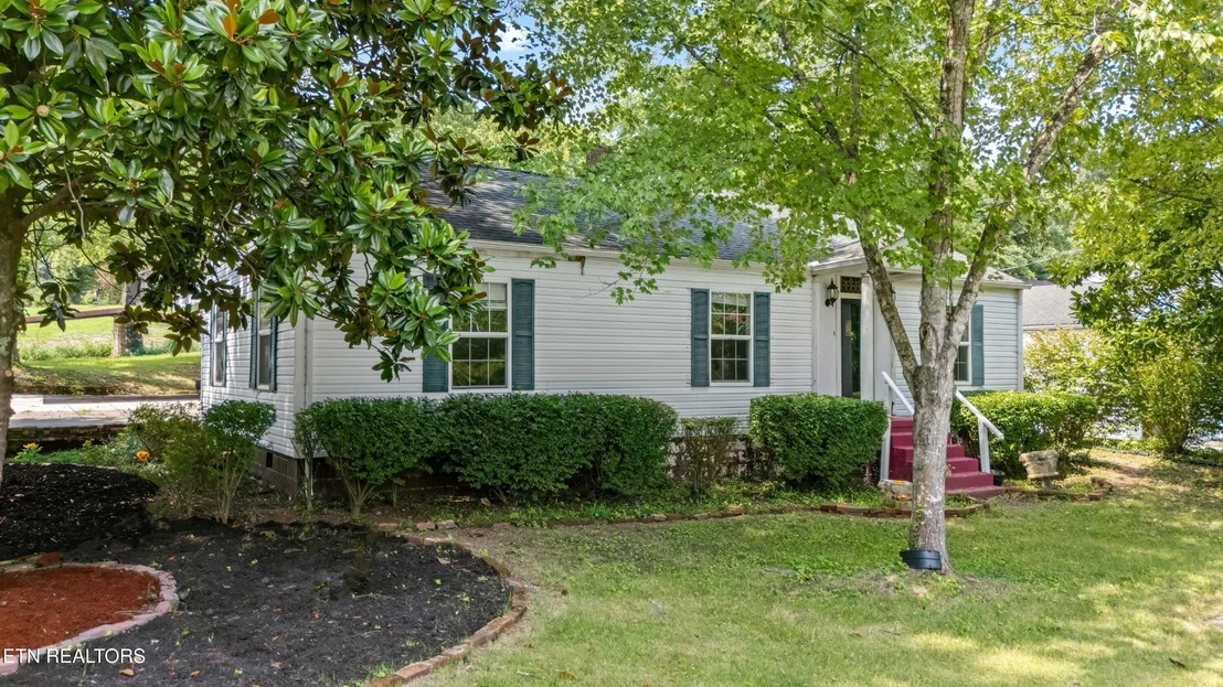 Photo of 702 Meadowview Drive