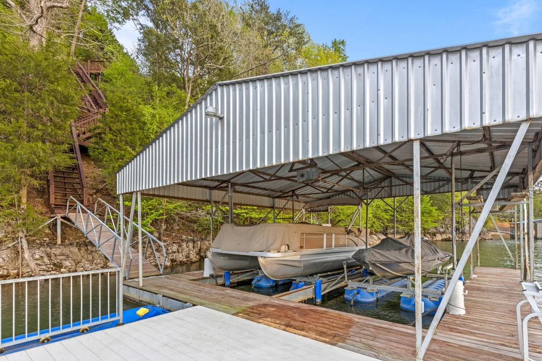 Photo of 979 Clift Cave Road