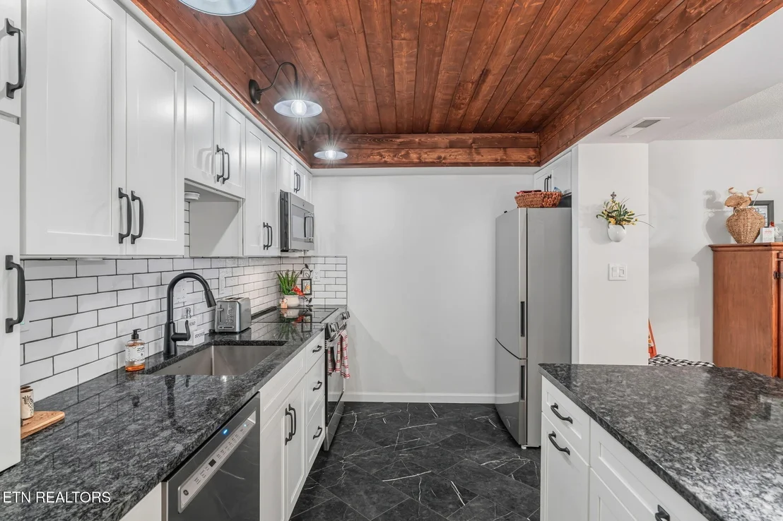 Photo of 453 Amanda Circle