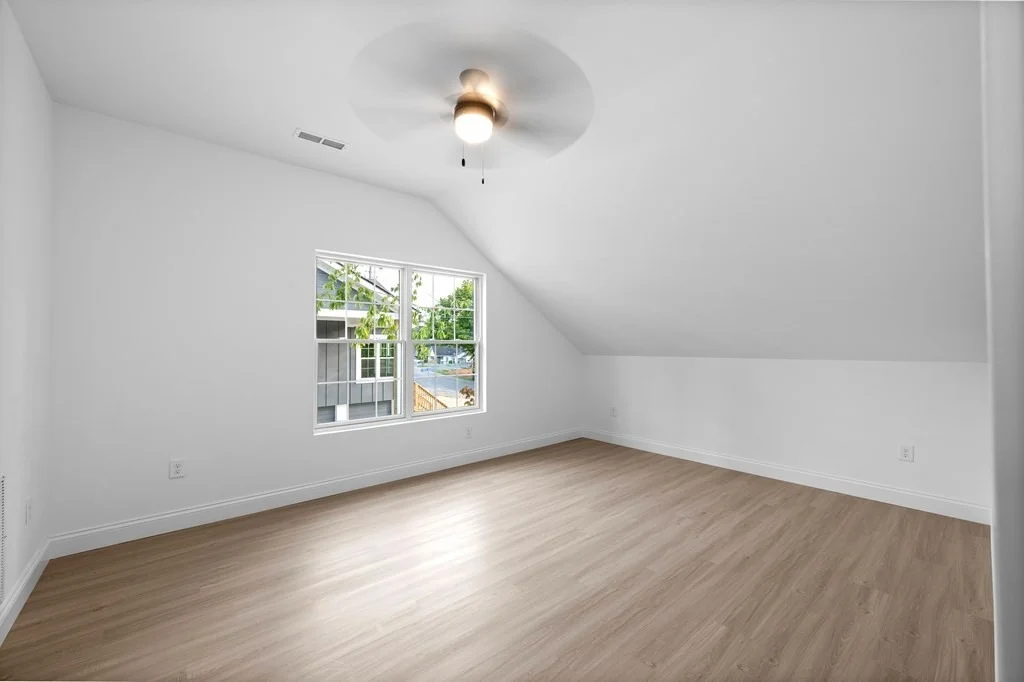 Photo of 210 Red Bud Lane