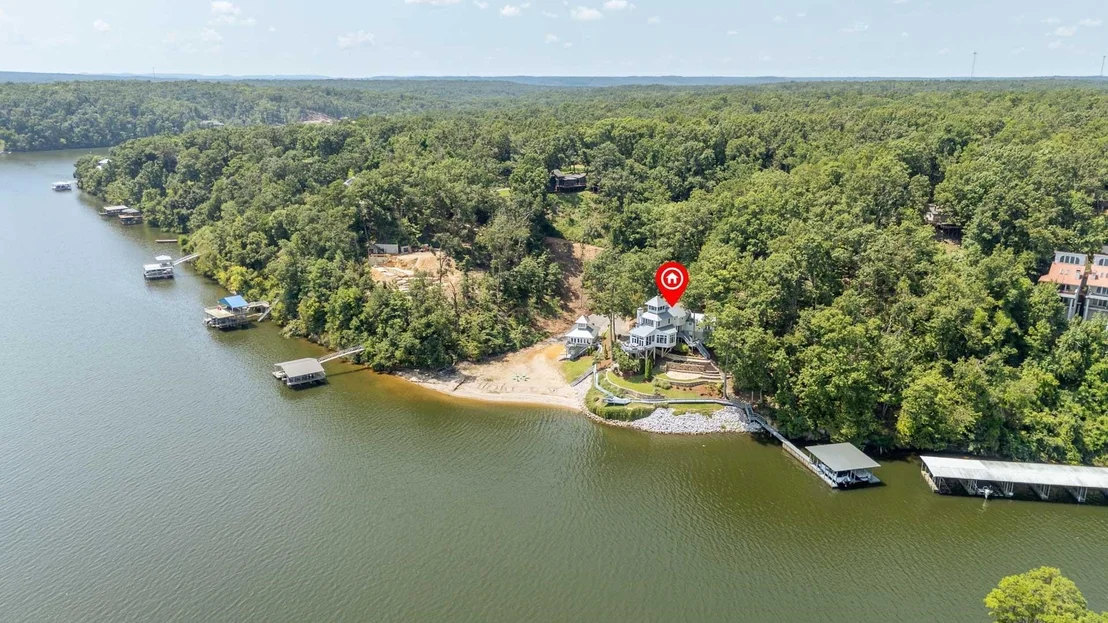 Photo of 199 LAKESHORE LN
