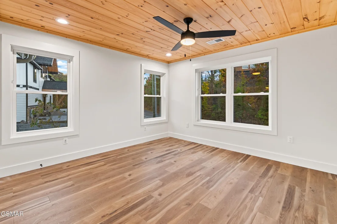 Photo of 652 Pinecrest Drive