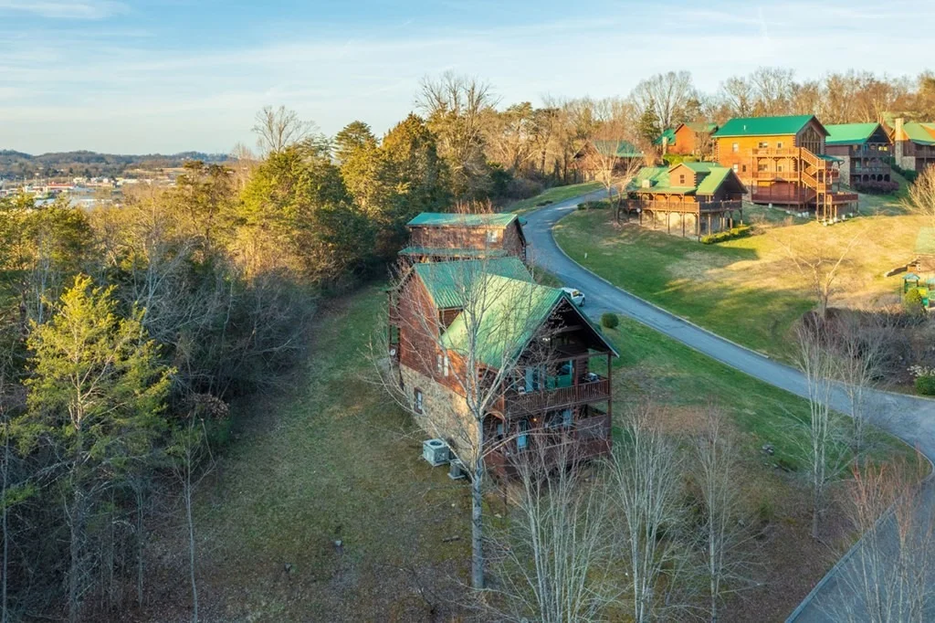 Photo of 1663 Little Cabin Loop