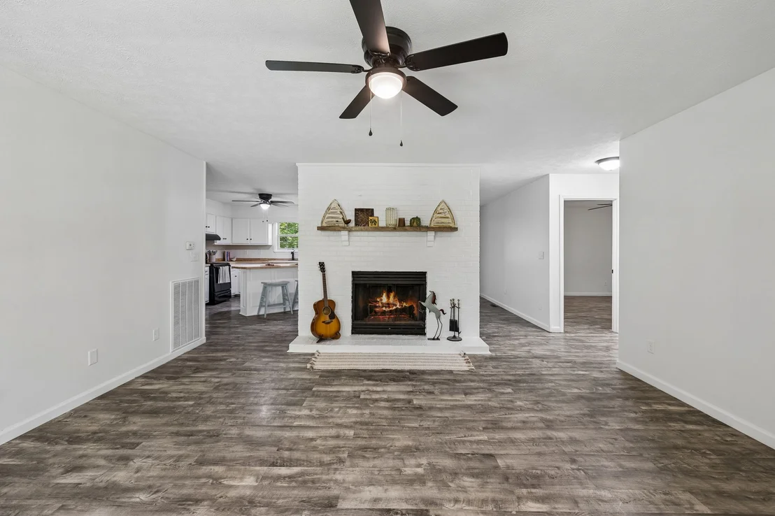 Photo of 619 Longbranch Rd