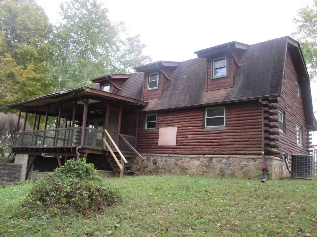 Photo of 914 Cliffside Road