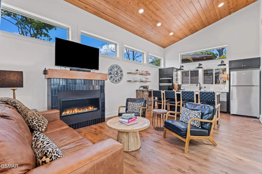 Photo of Unit UNIT4 at 2385 Forge Hideaway Loop