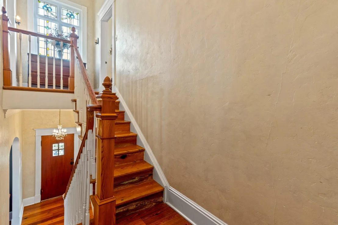 Photo of 46 N Crest Road