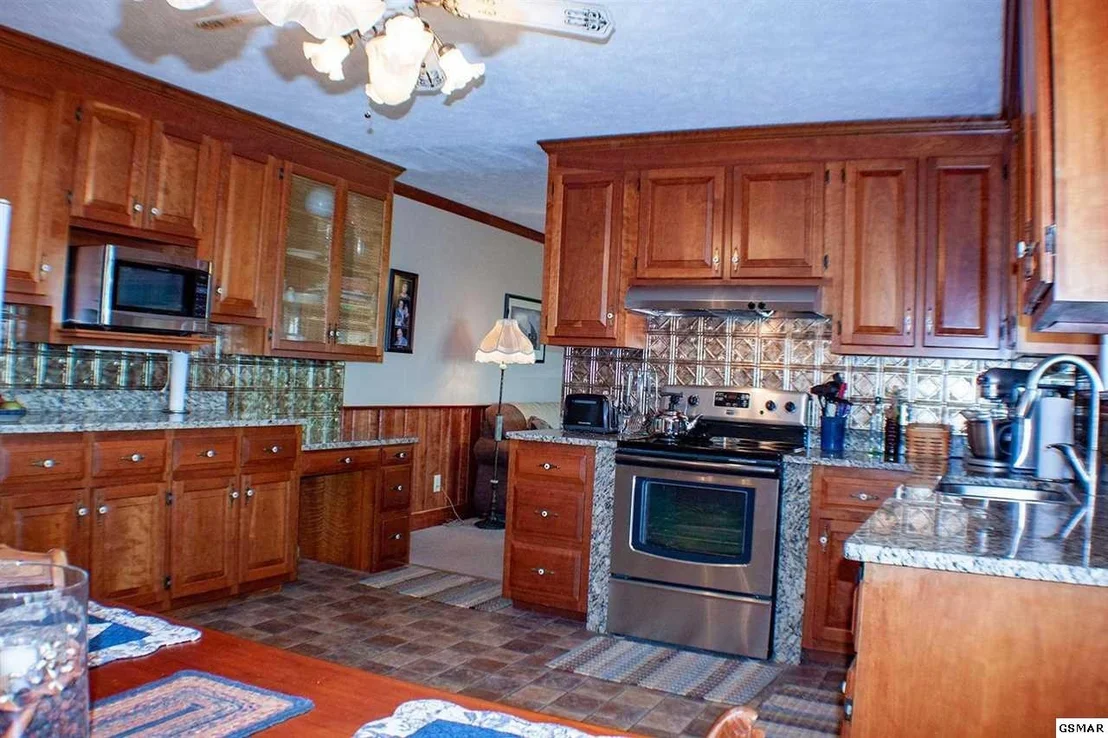 Photo of 1817 LONGVIEW Lane
