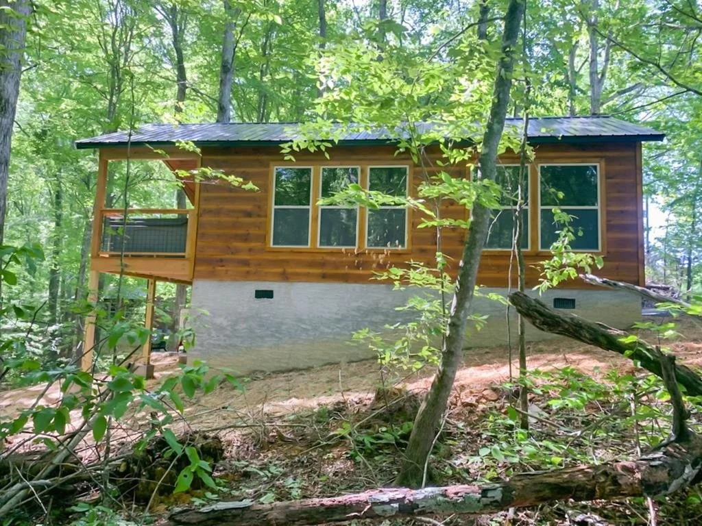 Photo of 3326 Whaley Road