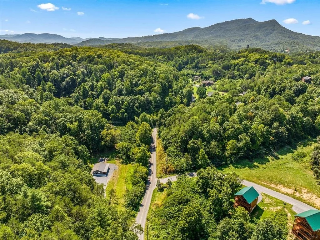 Photo of 901 Sharp Hollow Road